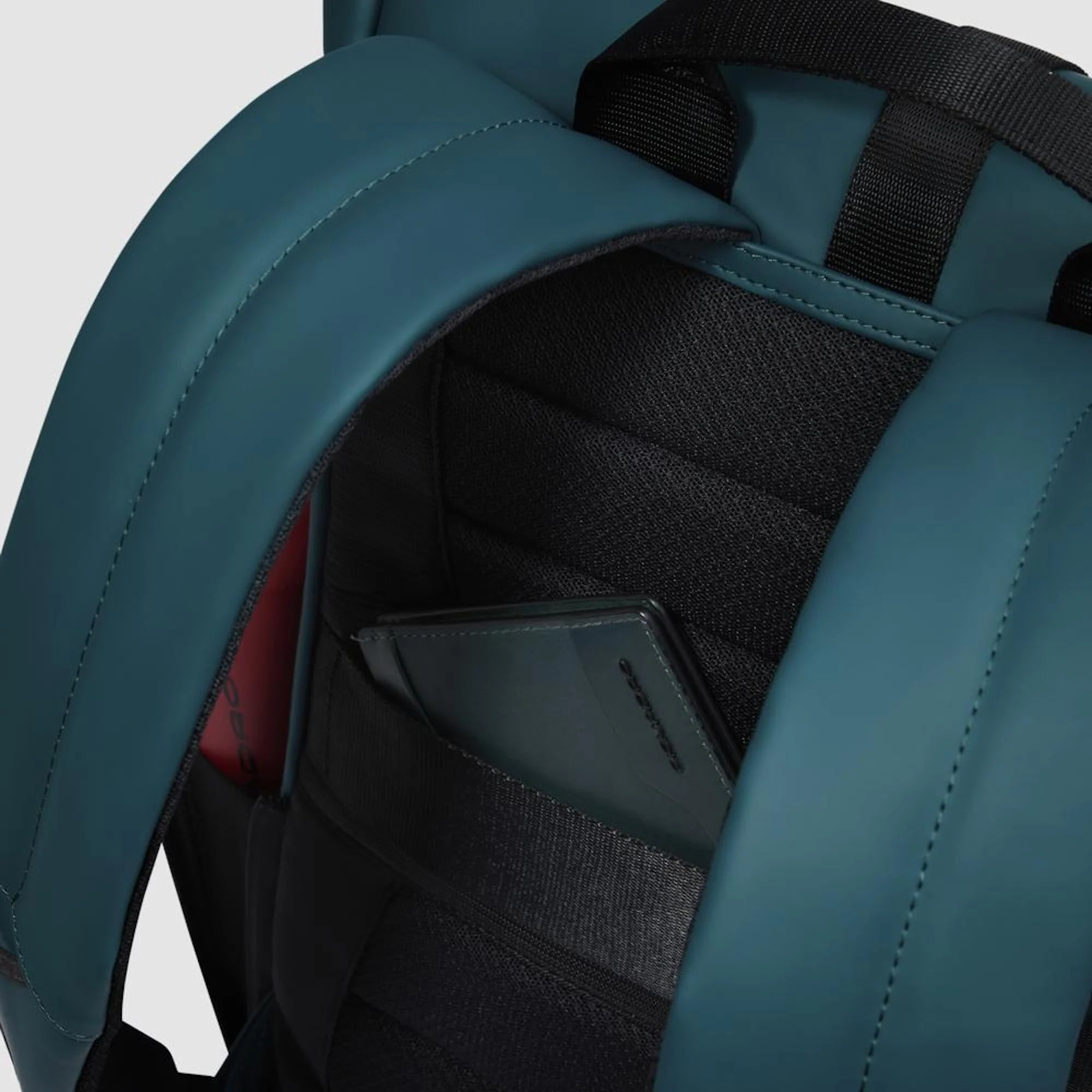 Piquadro Zaino porta pc e iPad® resistente all'acqua con protezioni antiurto e RFID