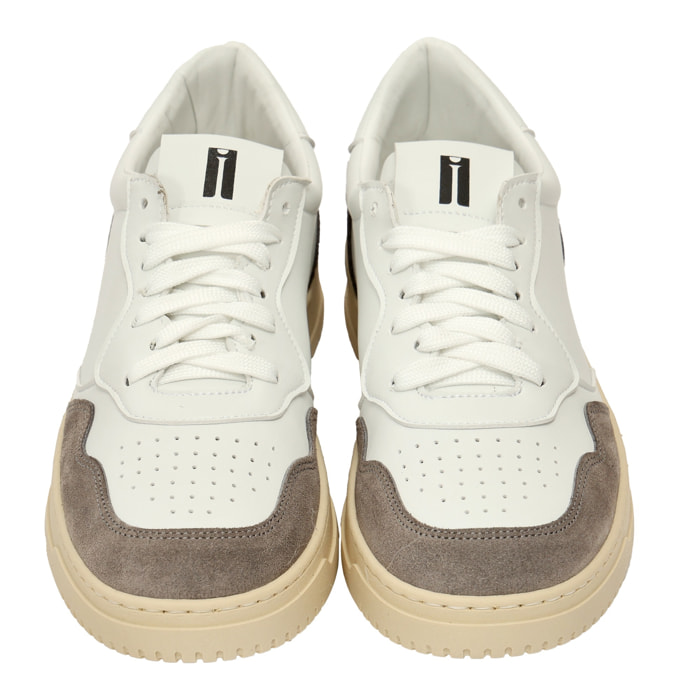 Sneakers in pelle con inserti in camoscio