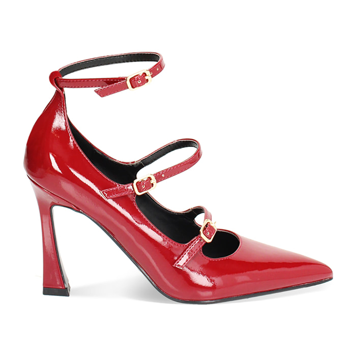 Tacones rojos con hebillas