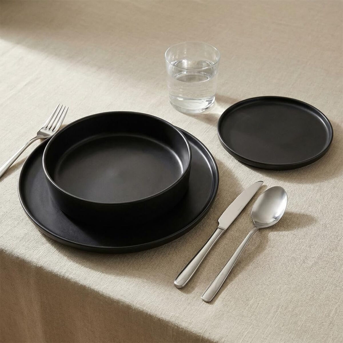 Set 18 piatti in ceramica - NERO
