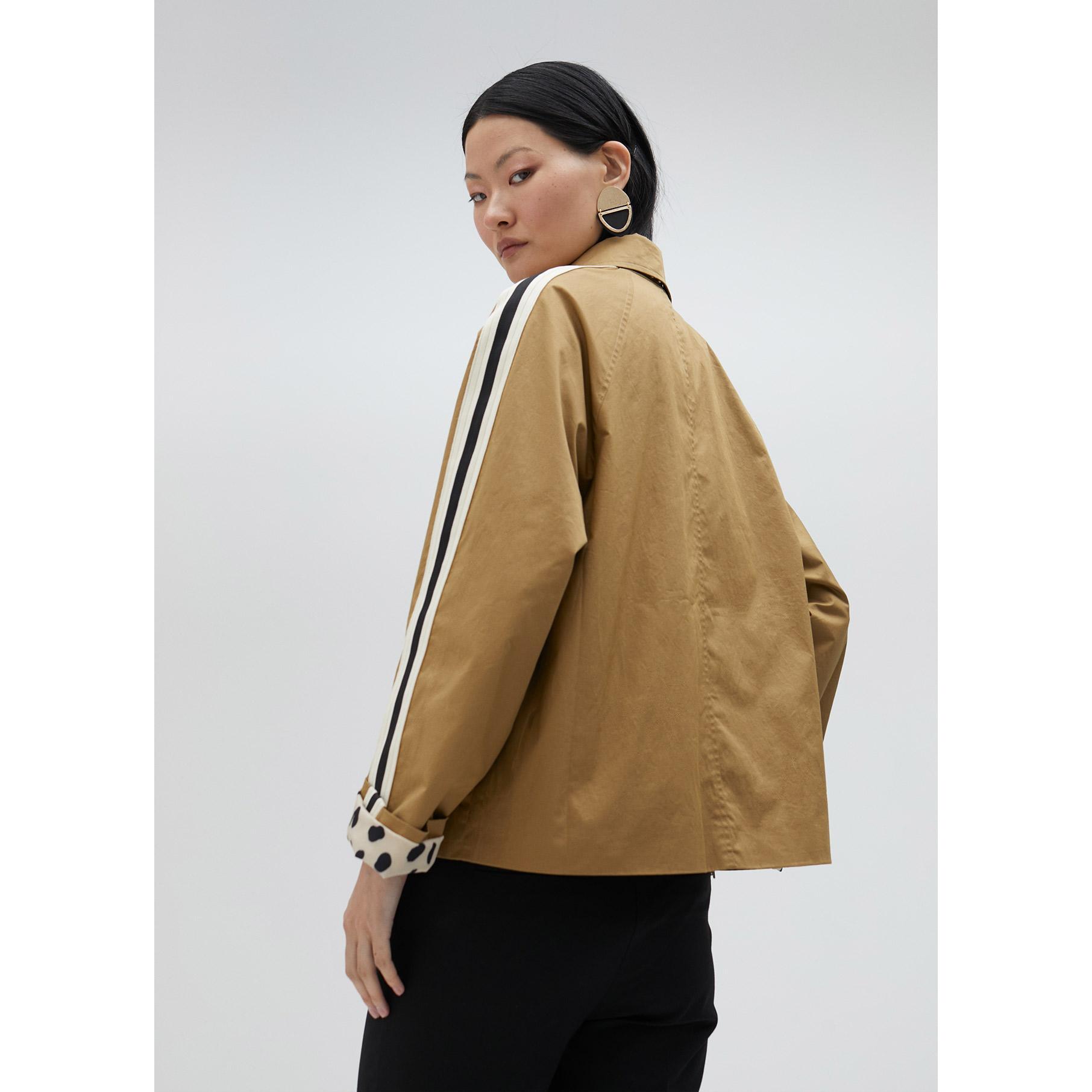 Trench corto cammello