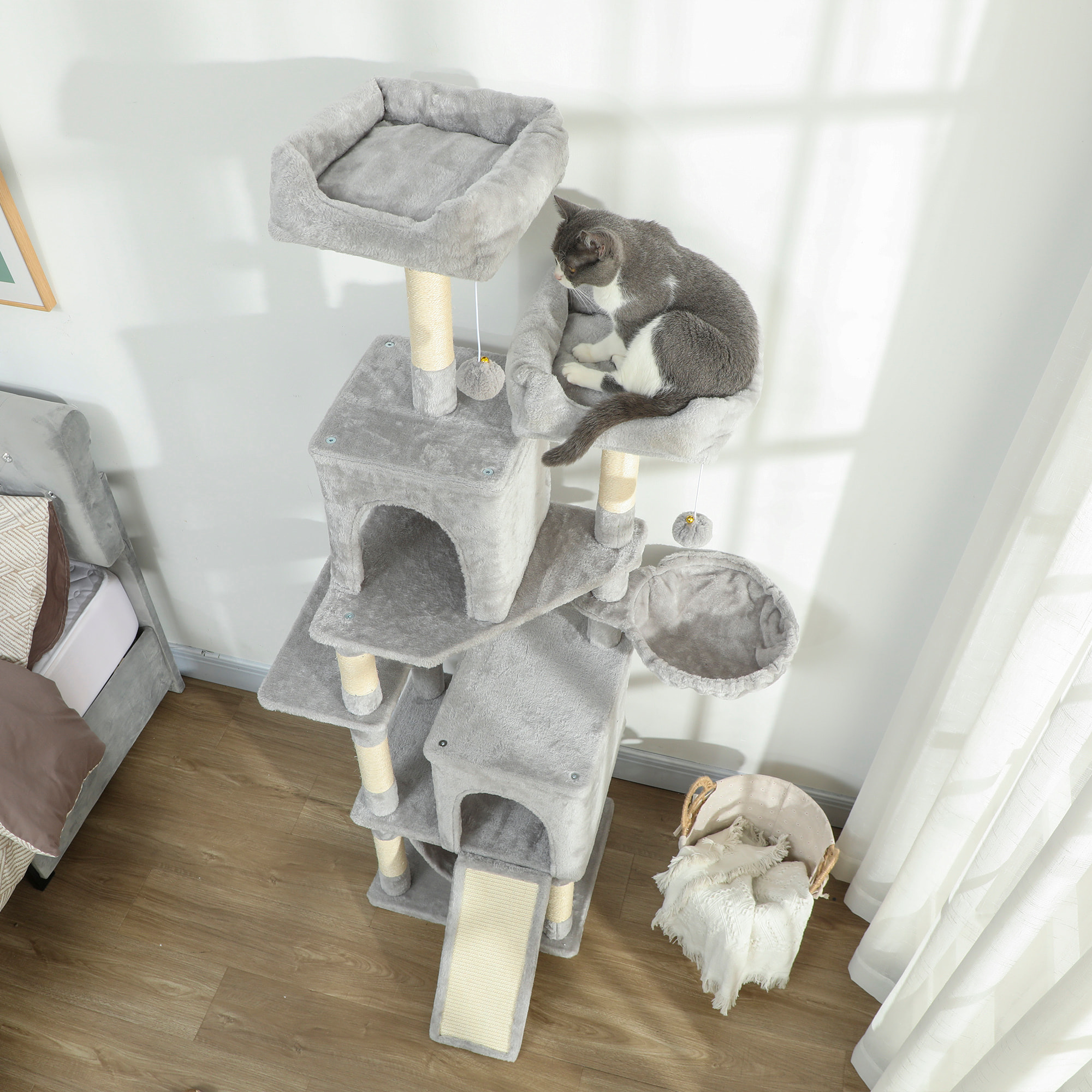 Arbre à chat design grande taille H.177cm équipements jeux multiples sisal naturel peluche gris clair