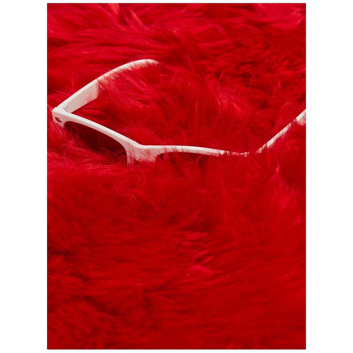 Authentique peau de mouton chaude et épaisse, teintée rouge