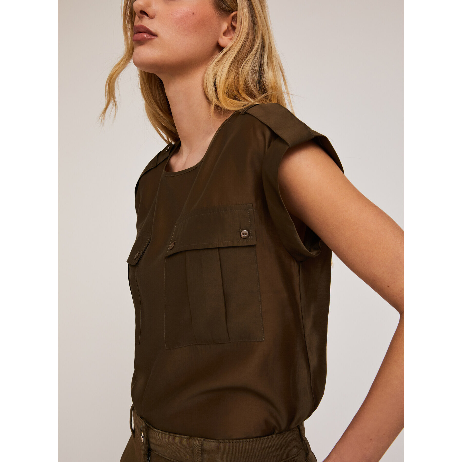 Motivi - Blusa con tasche effetto satin - Verde militare