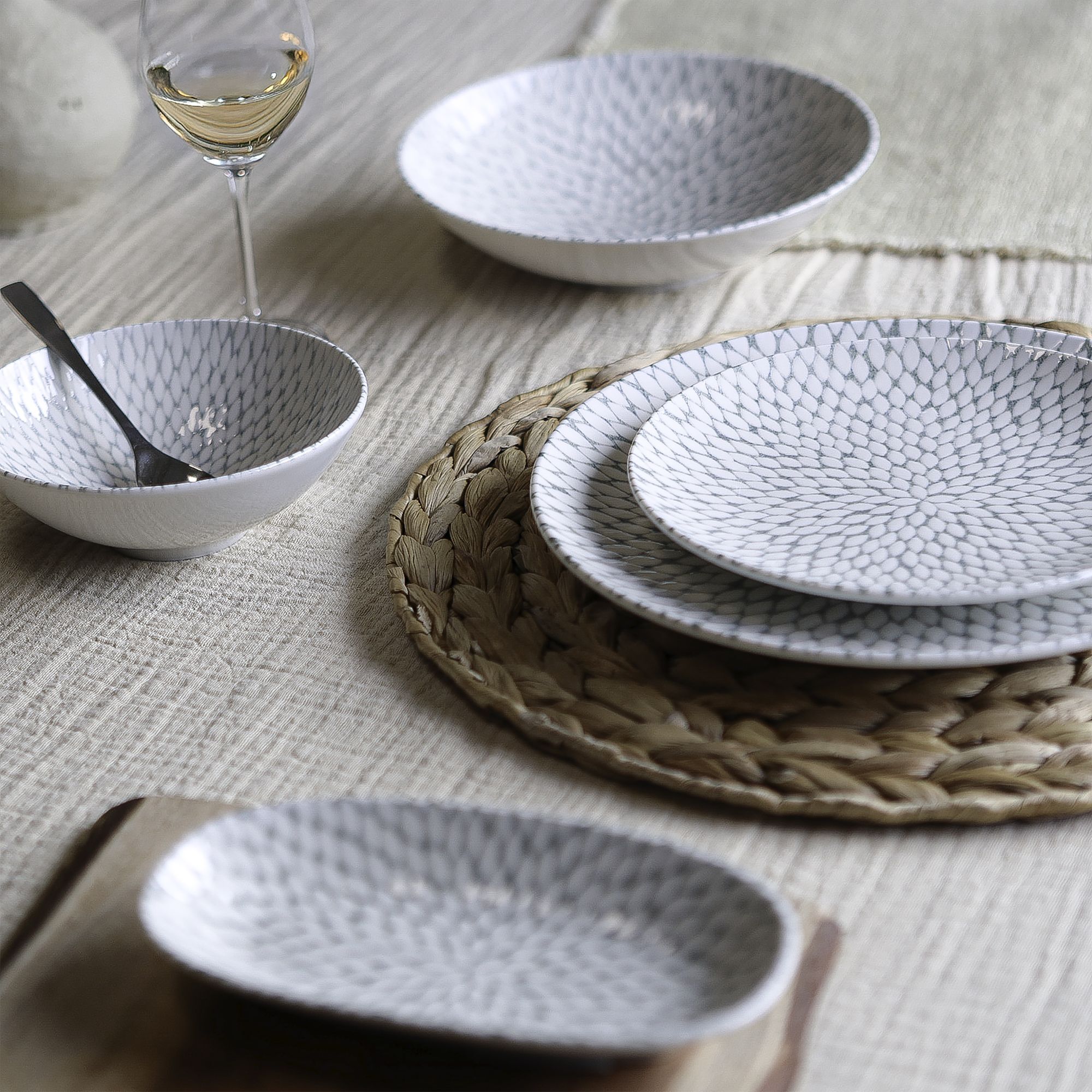 Lot de 6 assiettes plates à motif en porcelaine 27cm JASMIN