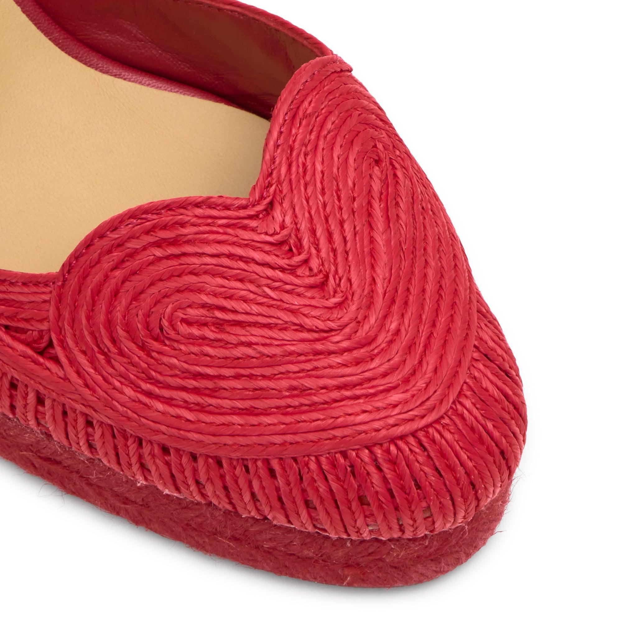 Alpargata Cacia cuña de yute tintada en rafia trenzada con forma de corazón