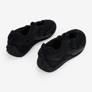 Bailarinas deportivas negras con lazada