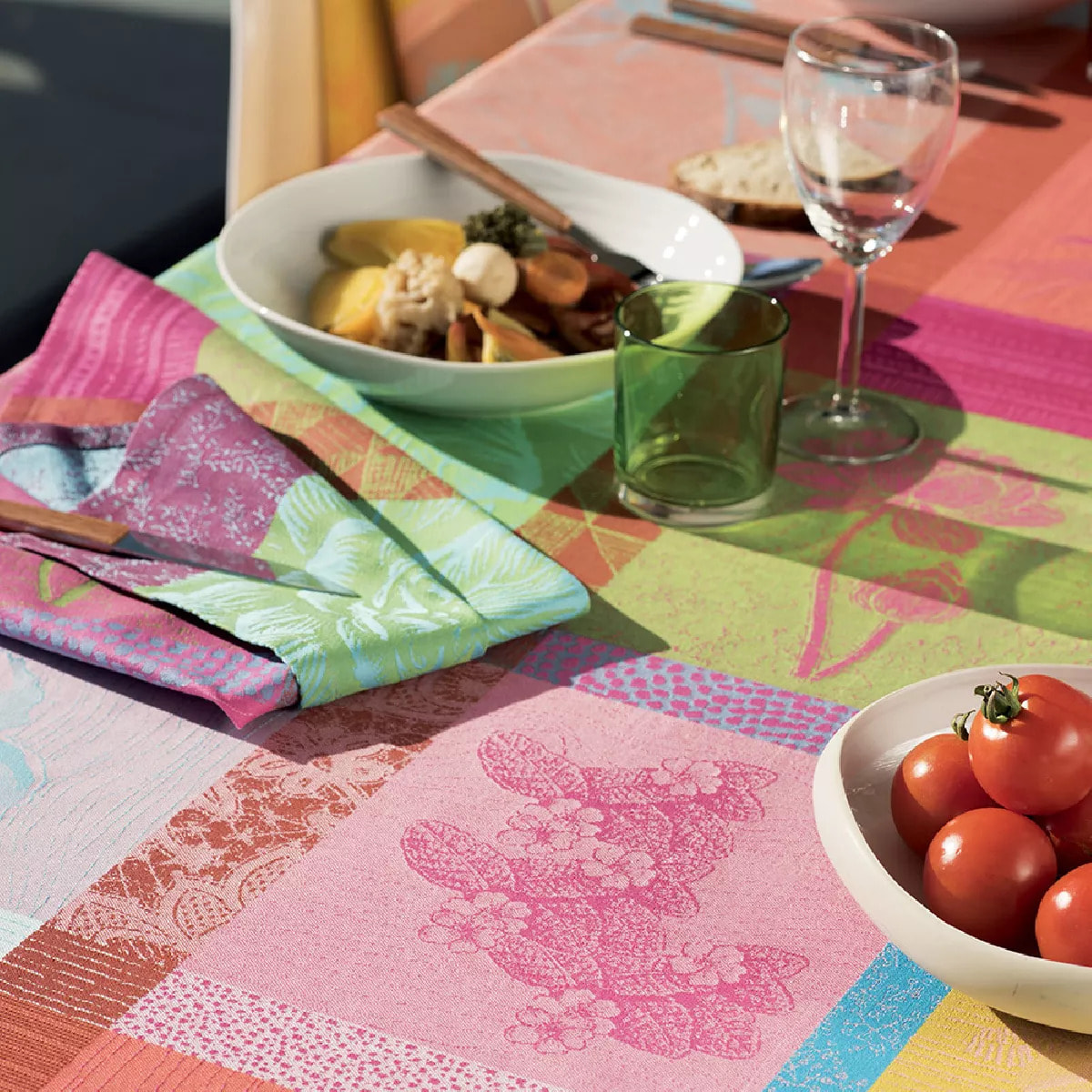 Nappe pur coton motif jacquard multicolore Mille gardenias bourgeons