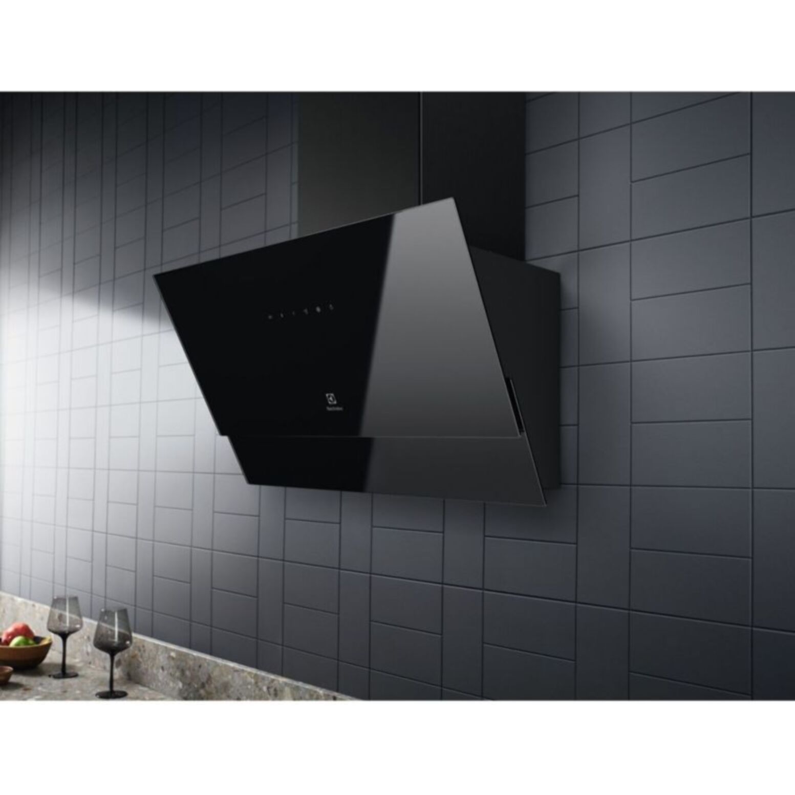 Hotte décorative murale ELECTROLUX LFV626K
