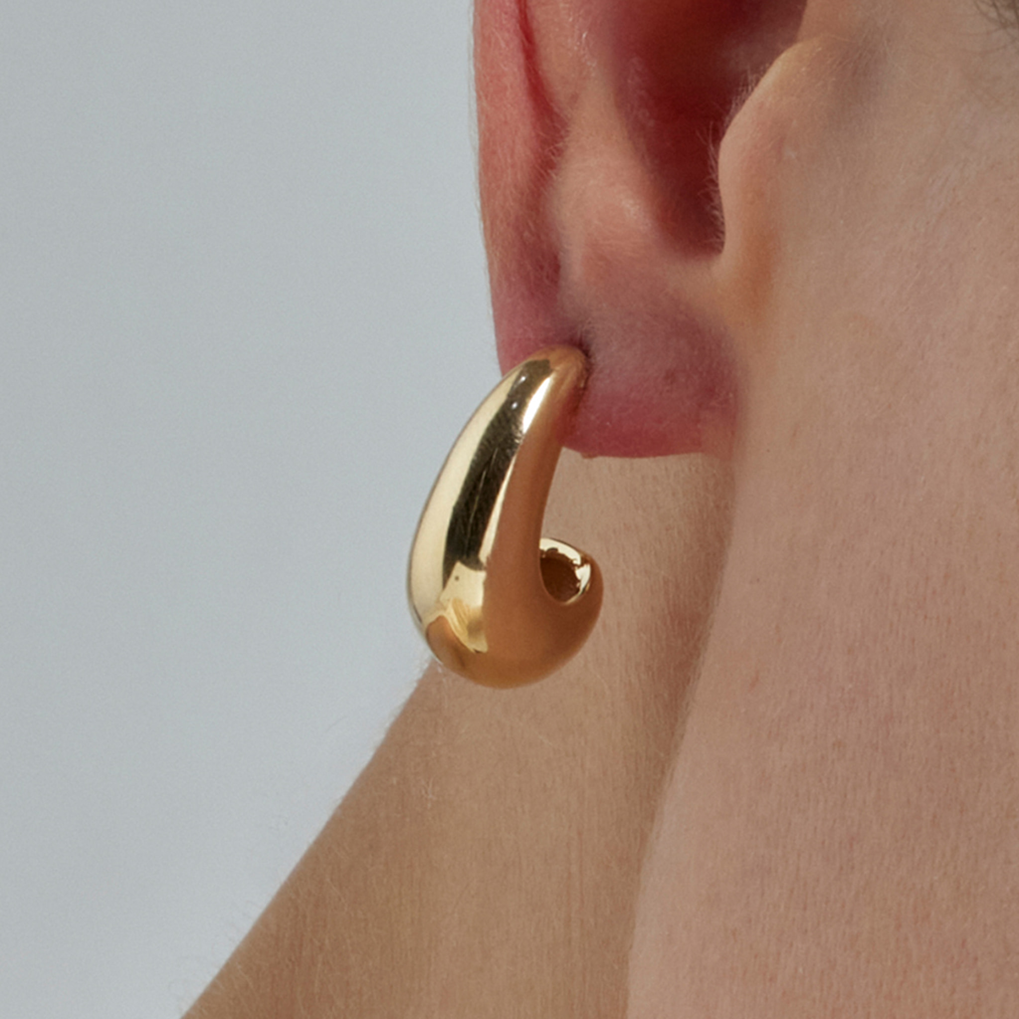 Pendientes de 22mm de diámetro acabado oro 18K