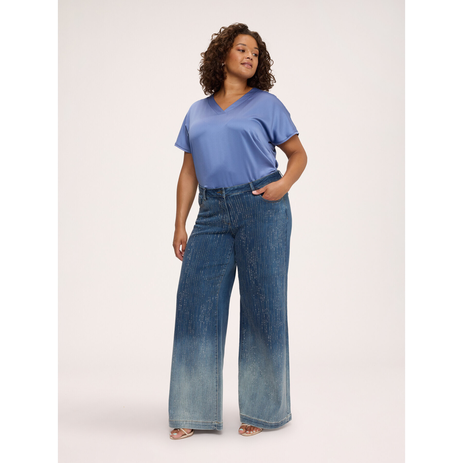 Fiorella Rubino - T-shirt bimaterica in raso viscosa - Azzurro