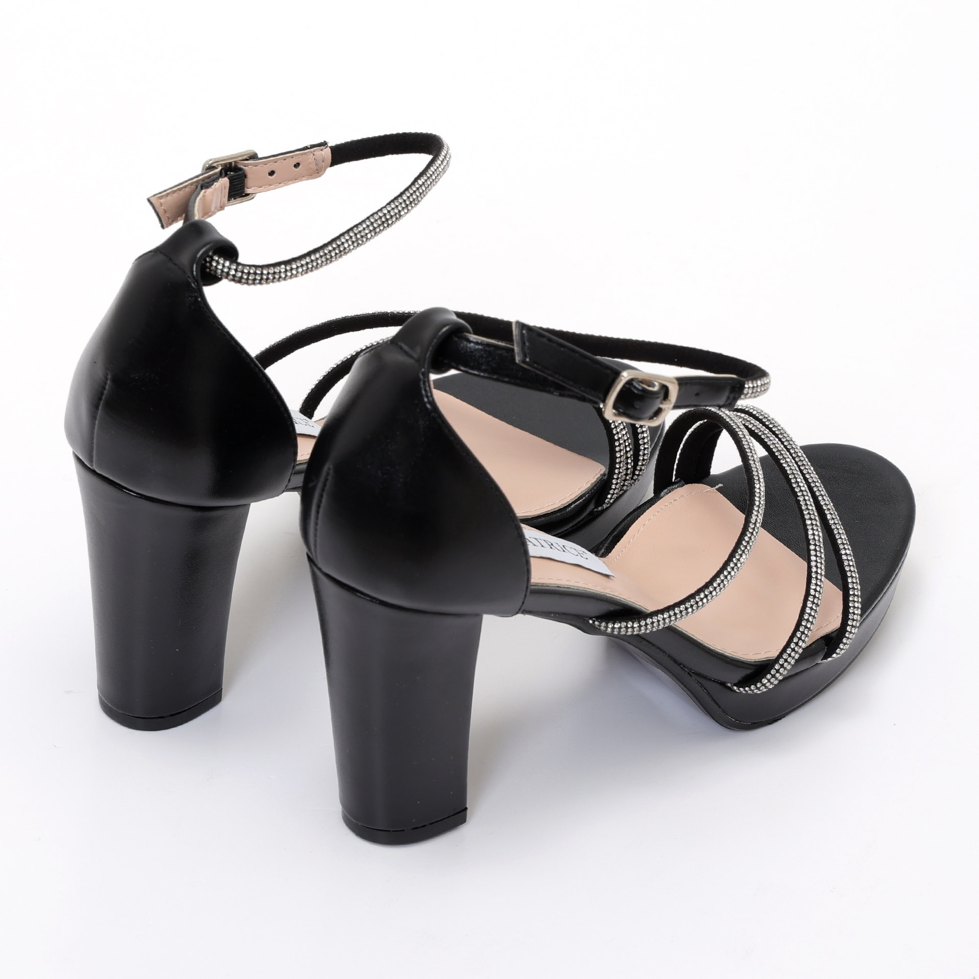 Sandali in simil pelle con tacco alto comodo e fasce ricoperte di strass