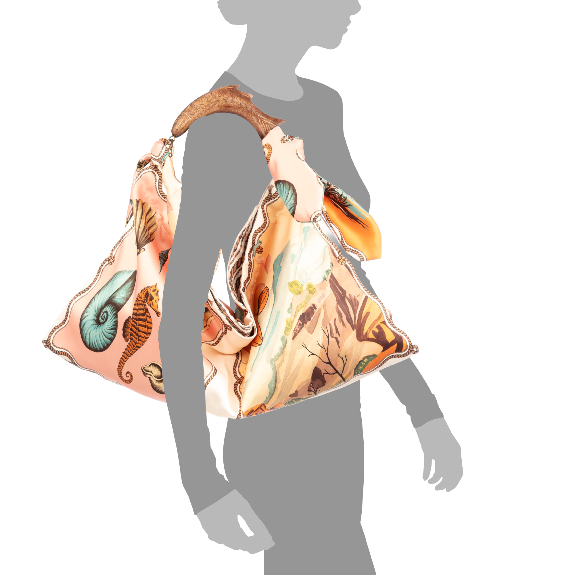 Bereguardo Bolso de hombro Mujer. Fabricado en tejido suave estampado con tintes naturales con asa de madera.