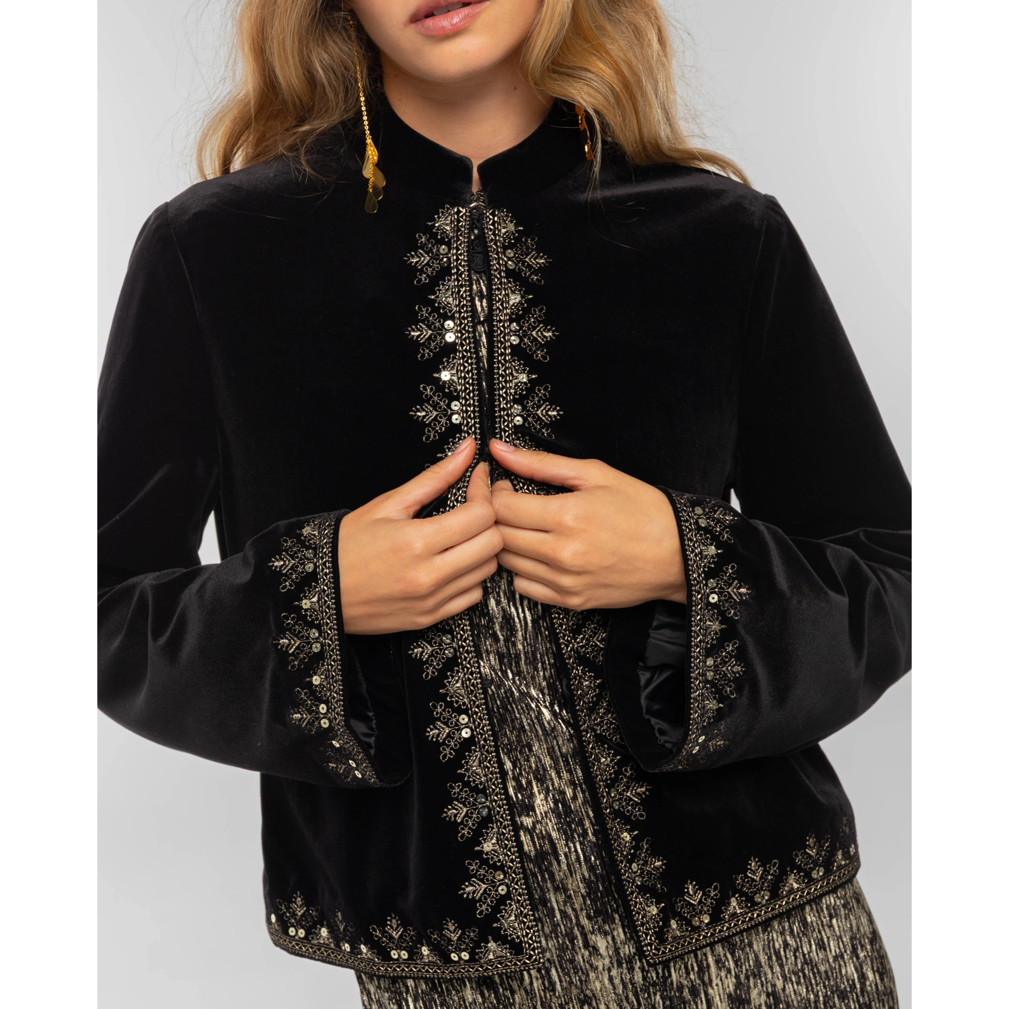 Chaqueta de terciopelo bordada de mujer