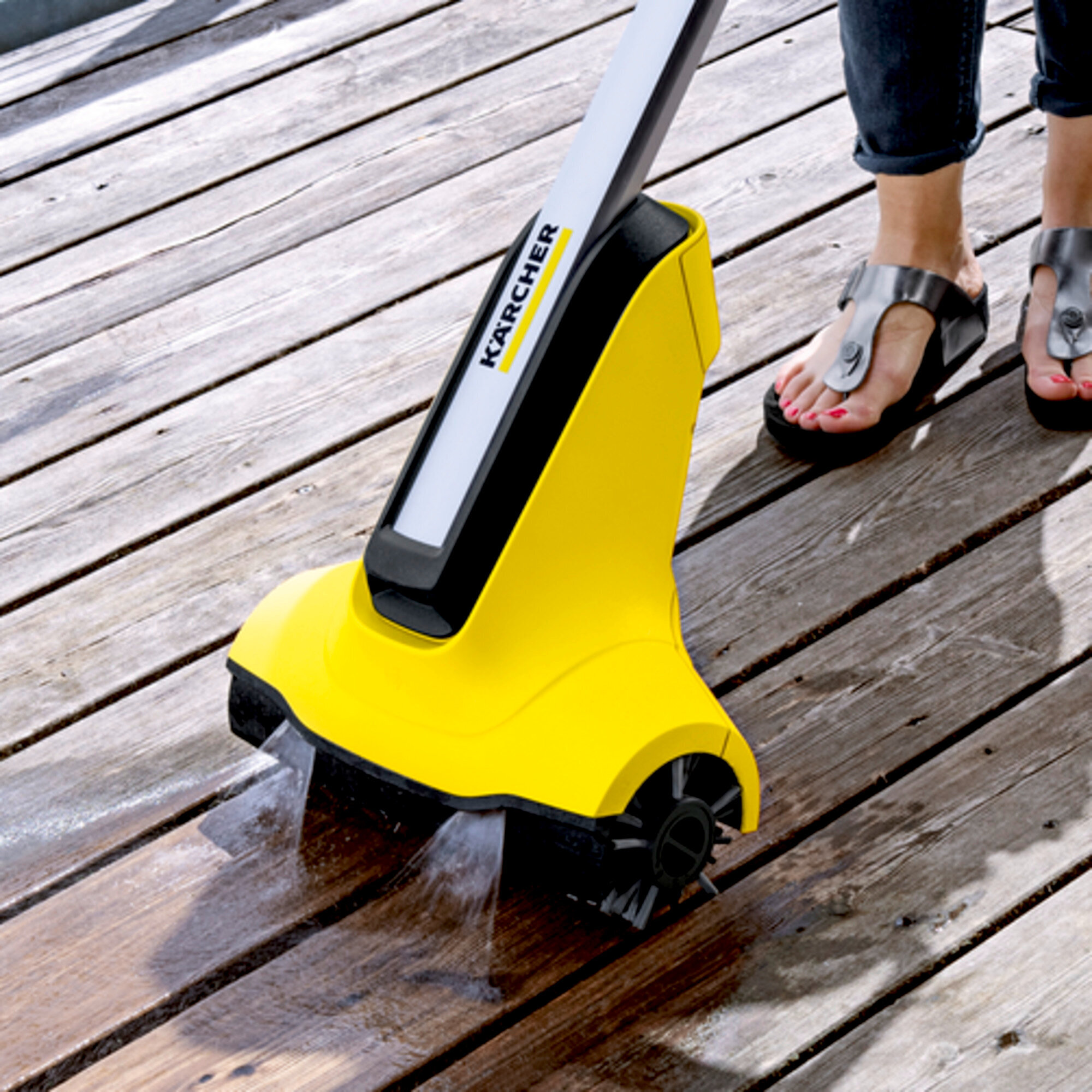 Nettoyeur de terrasses Karcher PCL 4 *EU - Largeur de travail 320 mm- Débit 180 l/h