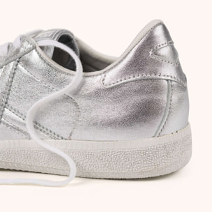 Zapatilla casual en piel metalizada plateada con suela blanca MUNICH BARRU 224