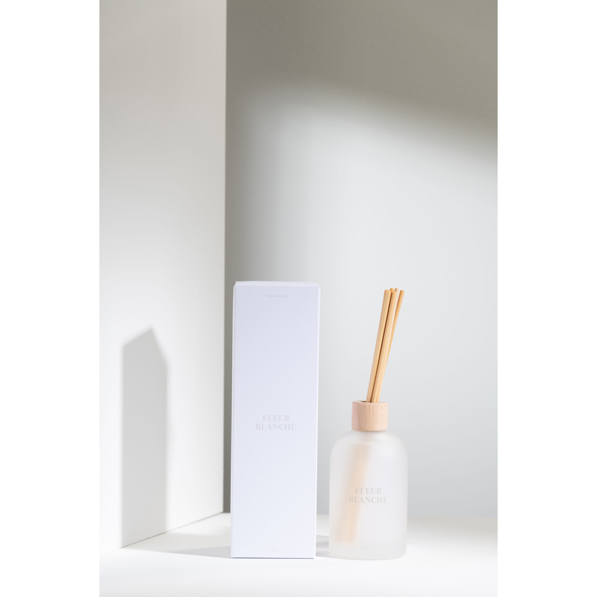 J-Line Bâtonnets parfumés Accords Essentiels - Fleur Blanche - blanc - 250ml