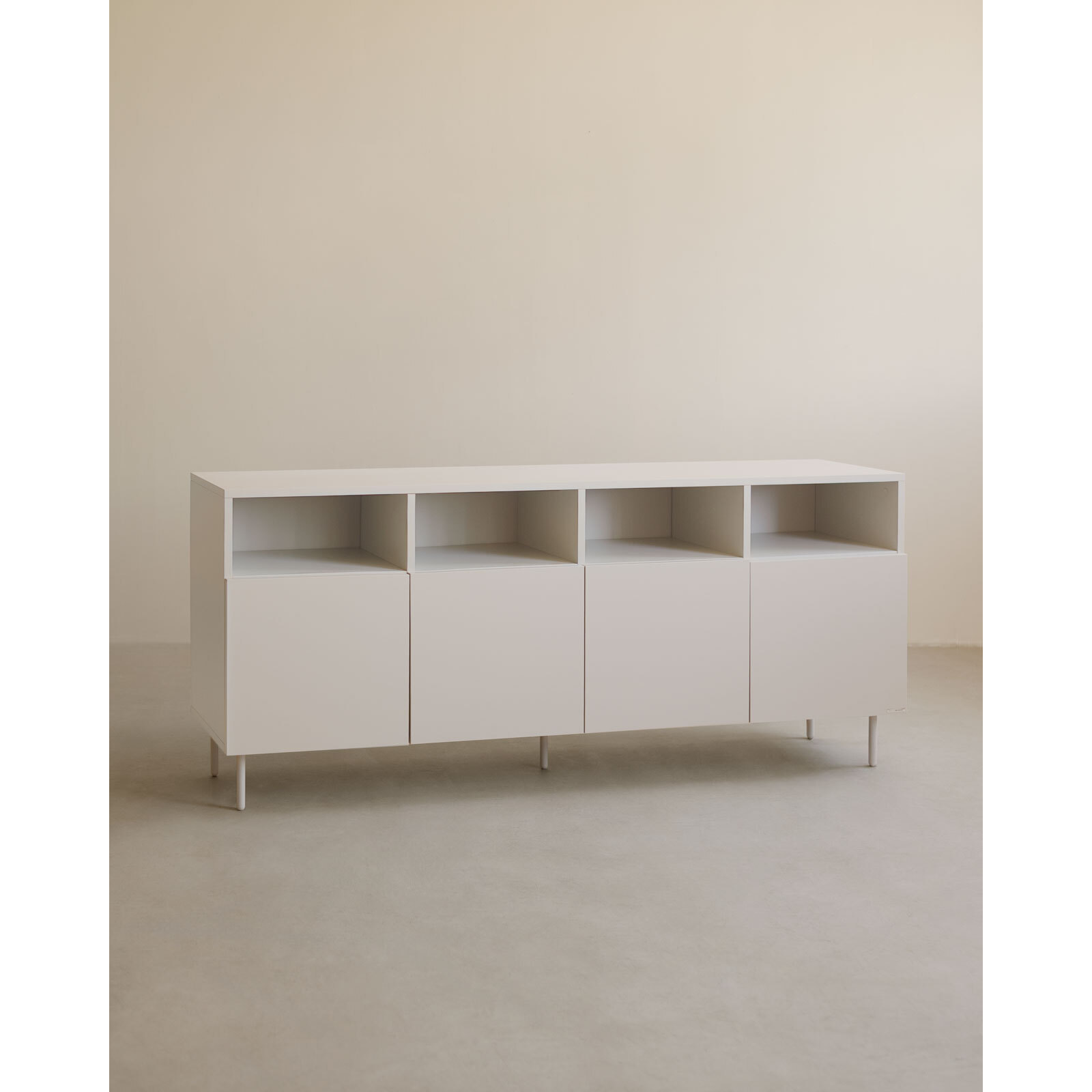Buffet avec 4 portes laqué en teinte sable de 176x40cm Hauteur: 75 Longueur: 176 Largeur: 40