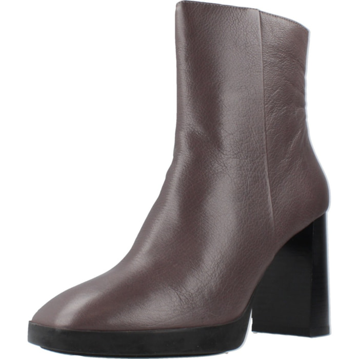 Botines Mujer de la marca GEOX  modelo D TEULADA GRIS