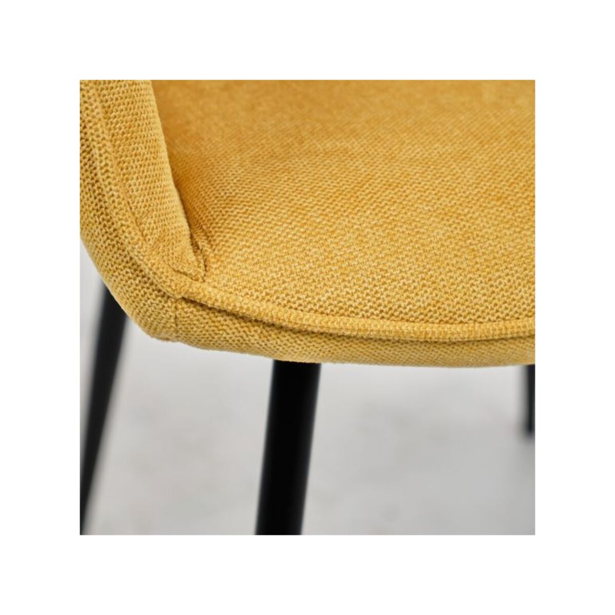 Chaise en tissu avec accoudoirs et pieds métal noir - MIKI
