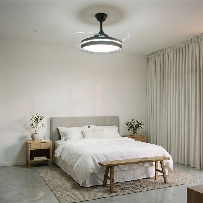 Ventilateur de plafond avec lumière LED, 4 pales rétractables et télécommande InnovaGoods