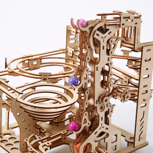 Maqueta de Madera 3D, diseño de Circuito para canicas con movimiento mecánico. 335 piezas.