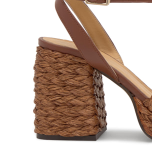 Sandalia de tacón Valeriette en rafia natural con cierre de pulsera