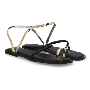 Sandalia plana moderna tiras metálicas