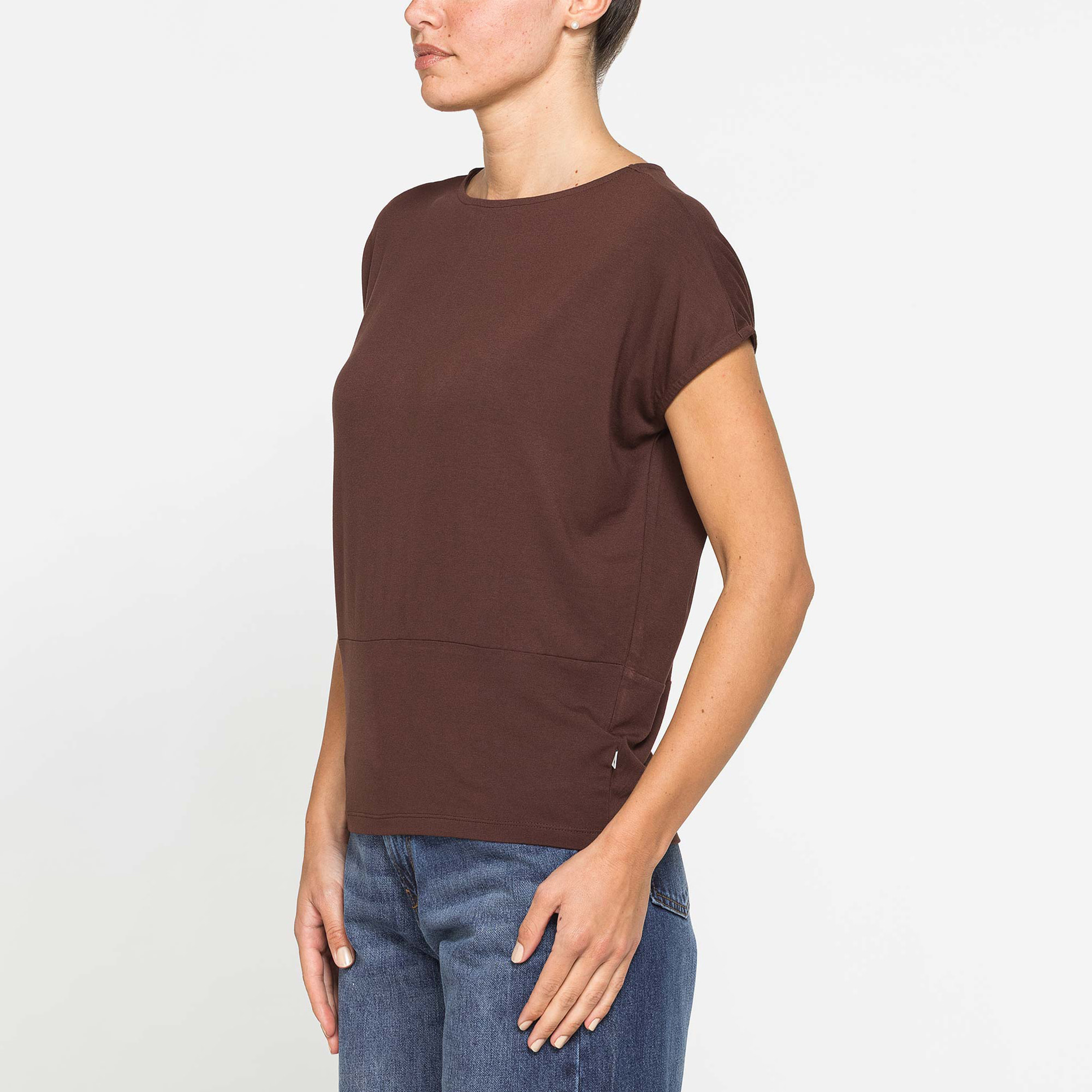 T-SHIRT IN VISCOSA CON SCOLLO A BARCHETTA