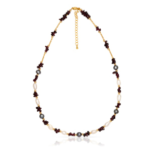 Collar de granates, piedras trituradas y perlas naturales con cierre de mosquetón.
