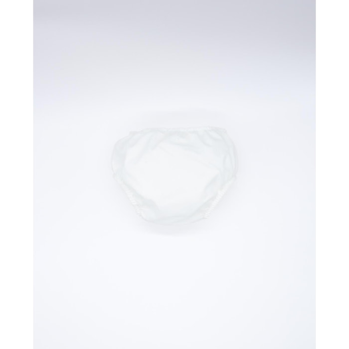 Cubrepañal de tul bordado. Elastico en la cintura y en las piernas.