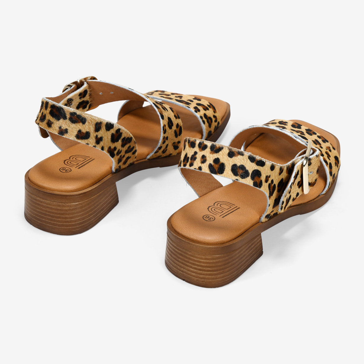 Sandalias de tacón leopardo en piel