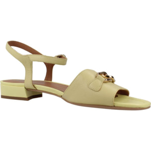 Sandalias Mujer de la marca GEOX  modelo D NEW ERAKLIA 15 B AMARILLO