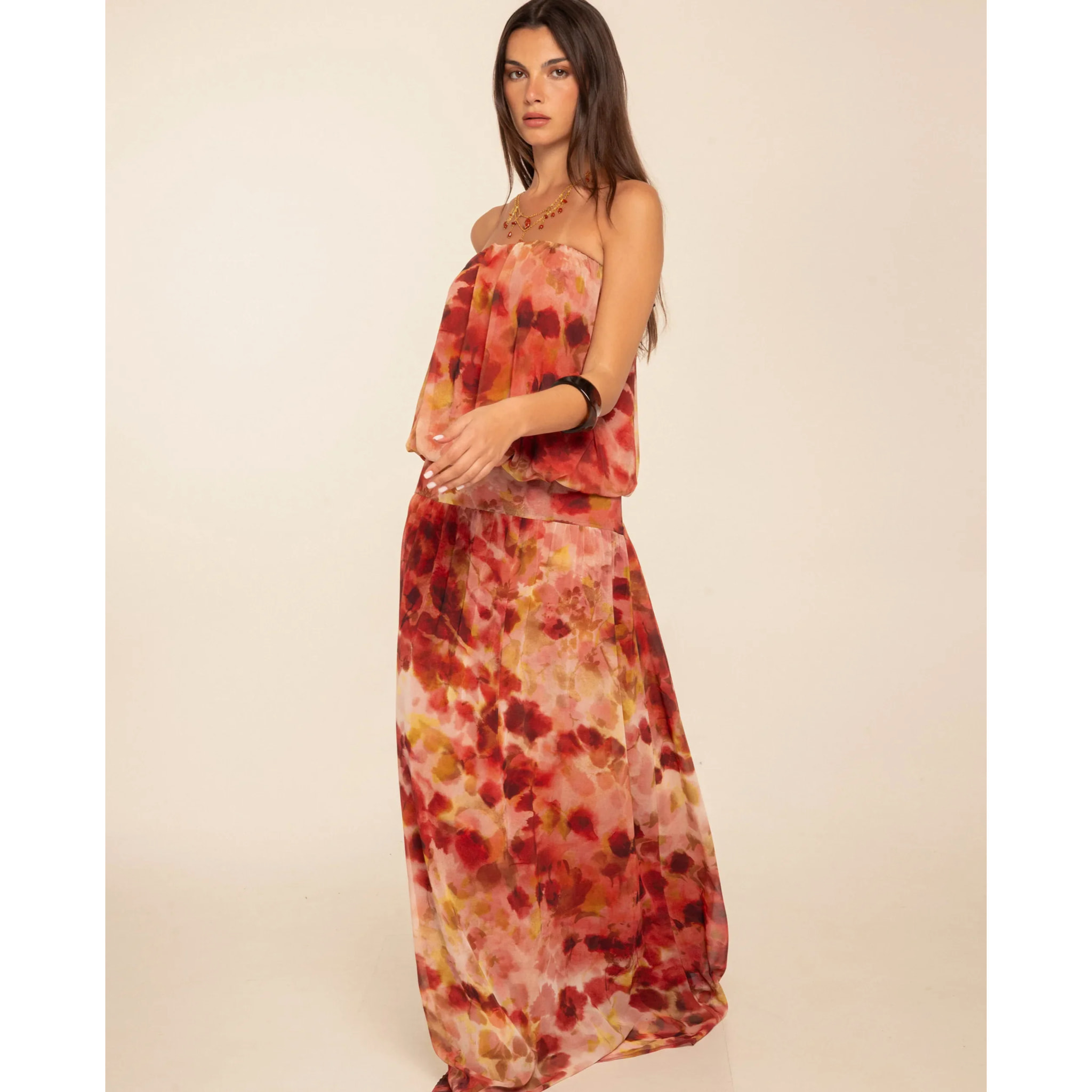 Vestido largo con escote palabra de honor