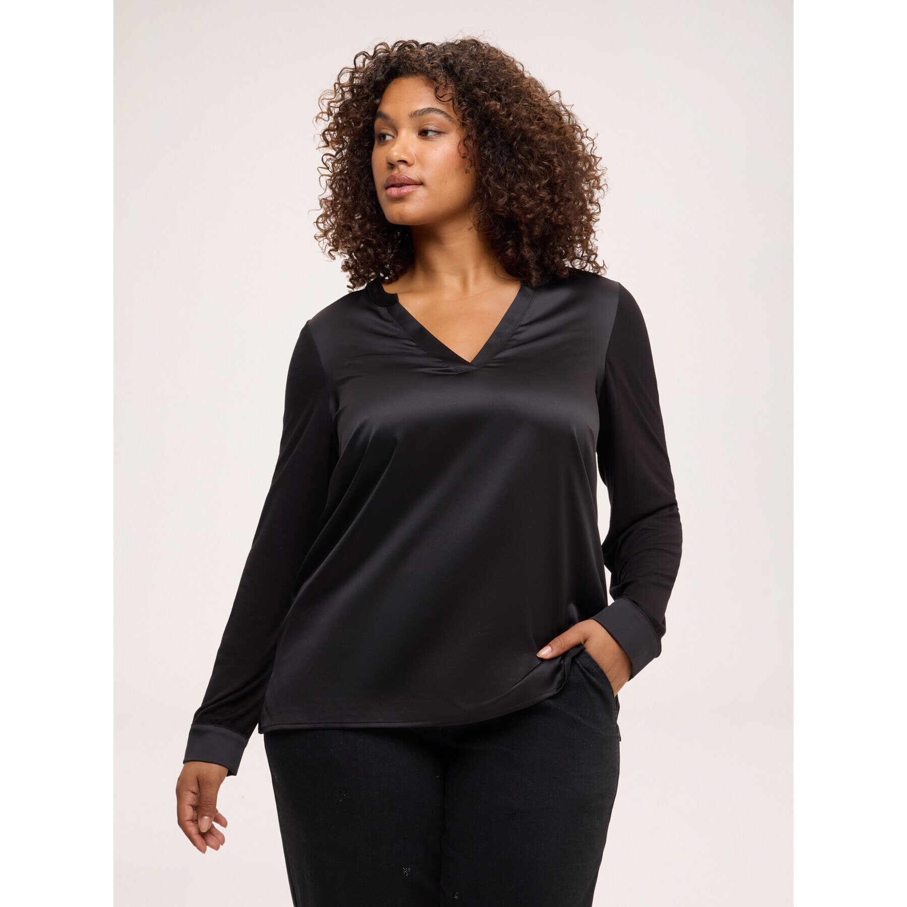 Fiorella Rubino - T-shirt bimaterica in raso e jersey - Nero