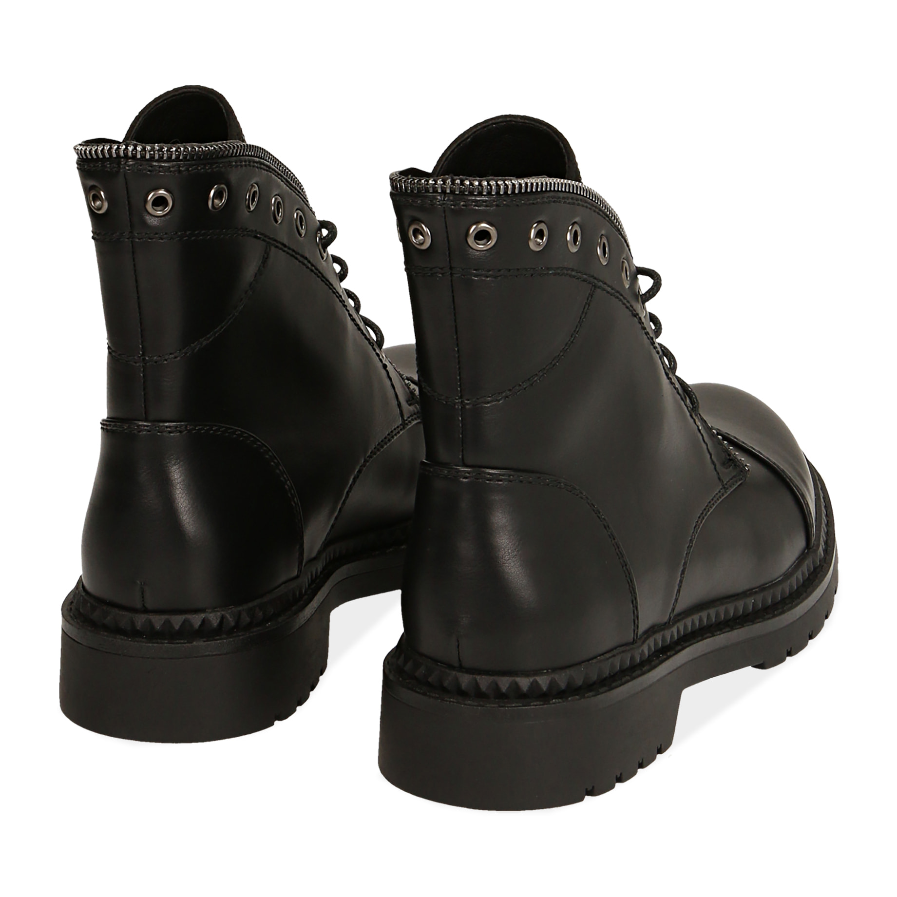 Botines con caña moldeada negros