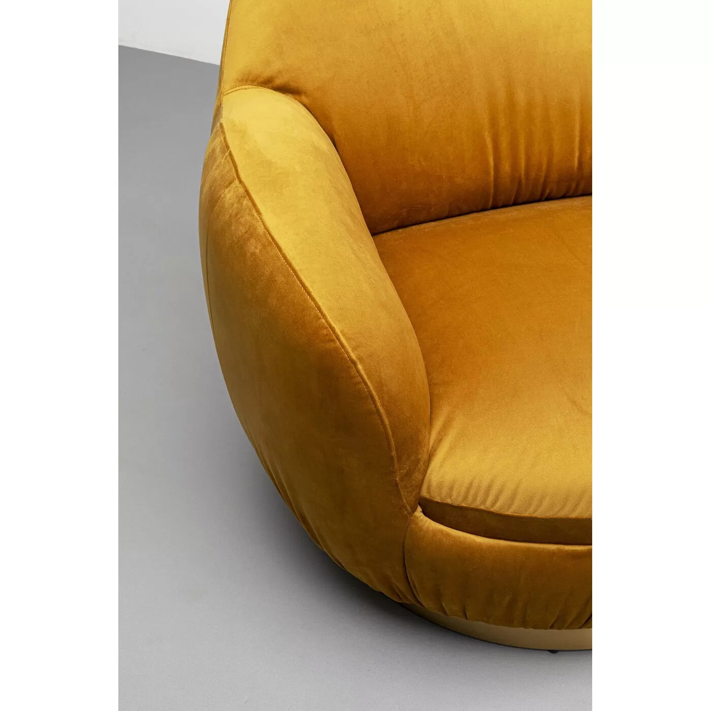 Fauteuil pivotant Nube velours jaune Kare Design