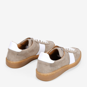 Zapatillas taupe en piel con suela caramelo