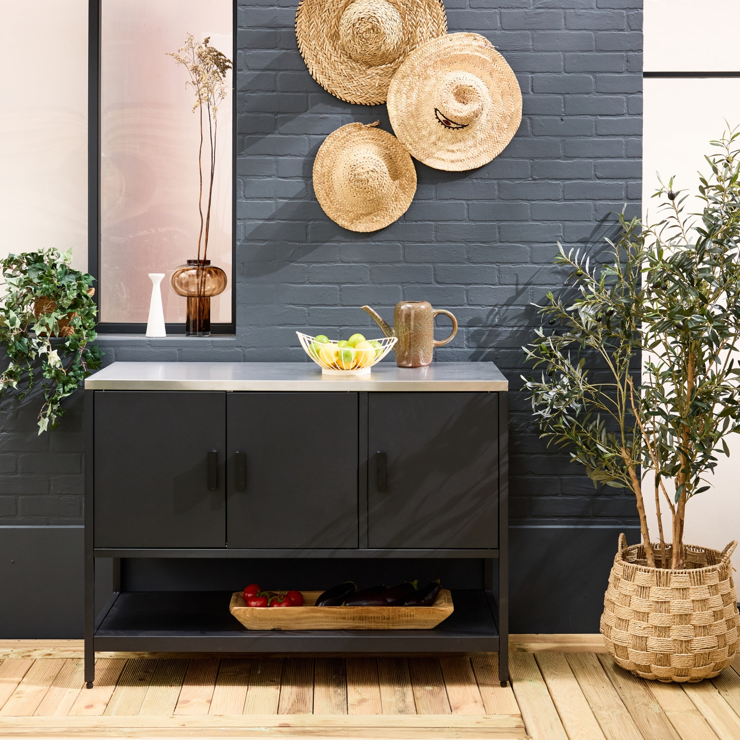 Cuisine d'extérieure en acier noir 3 portes.1 étagère L120cm