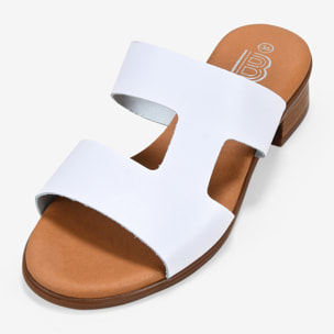 Sandalias de tacón blancas en piel