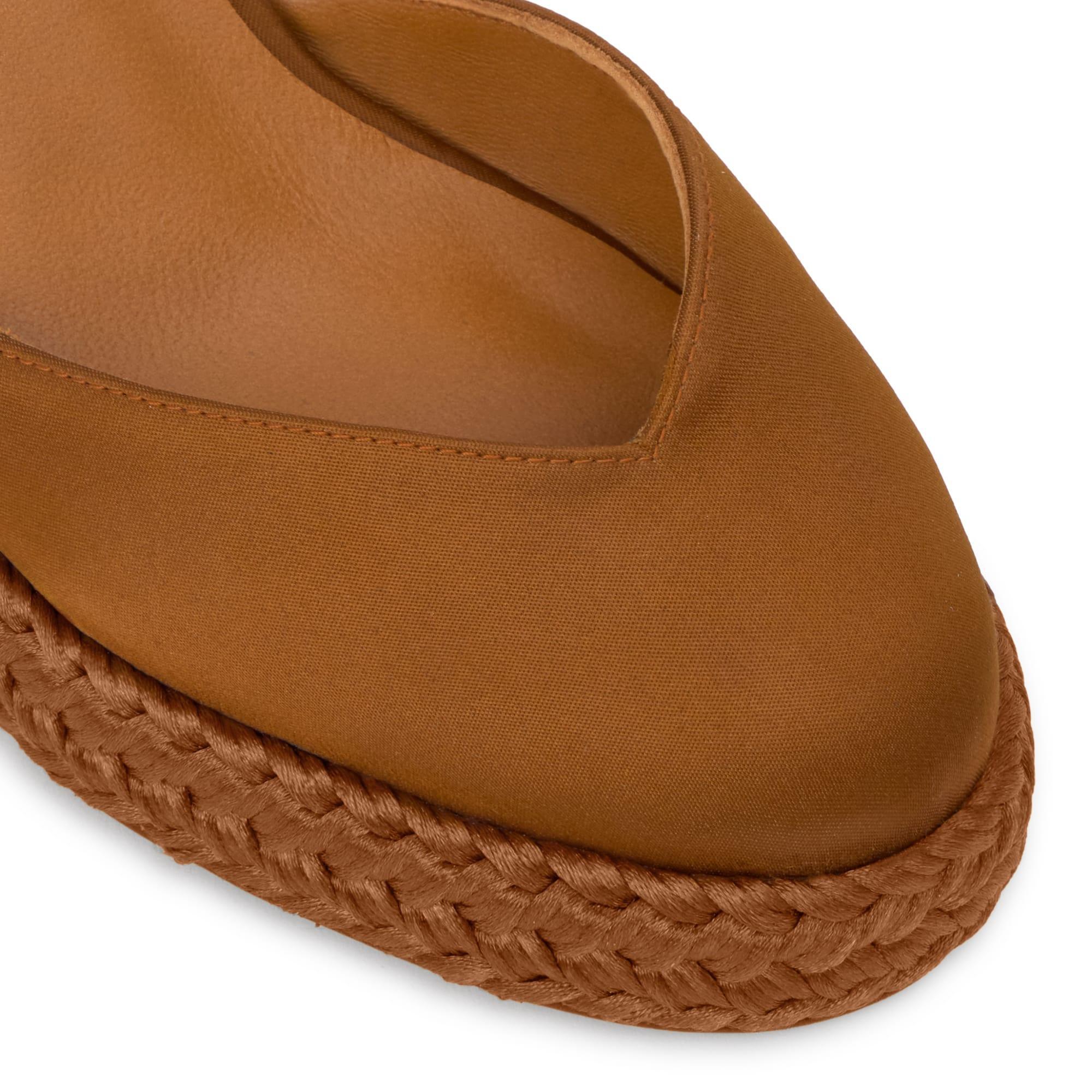 Zapato tacón Vilnia en satín con tacón de 10 cm