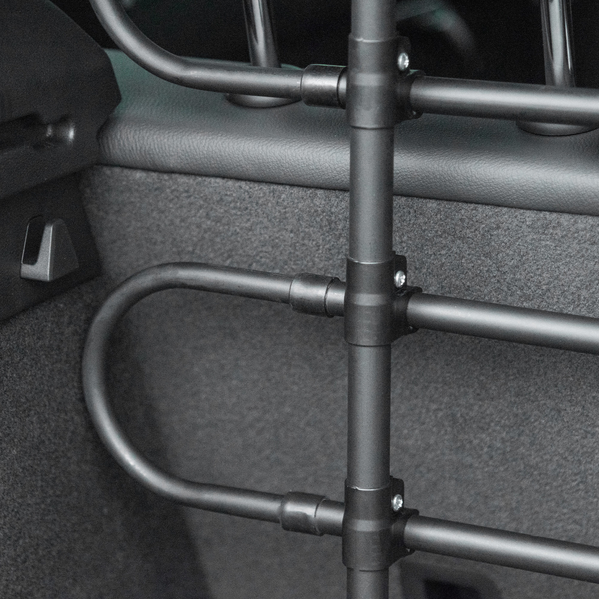 Barrière grille de séparation universelle voiture pour chien réglable 87-135L x 60-105H cm kit complet installation inclus noir