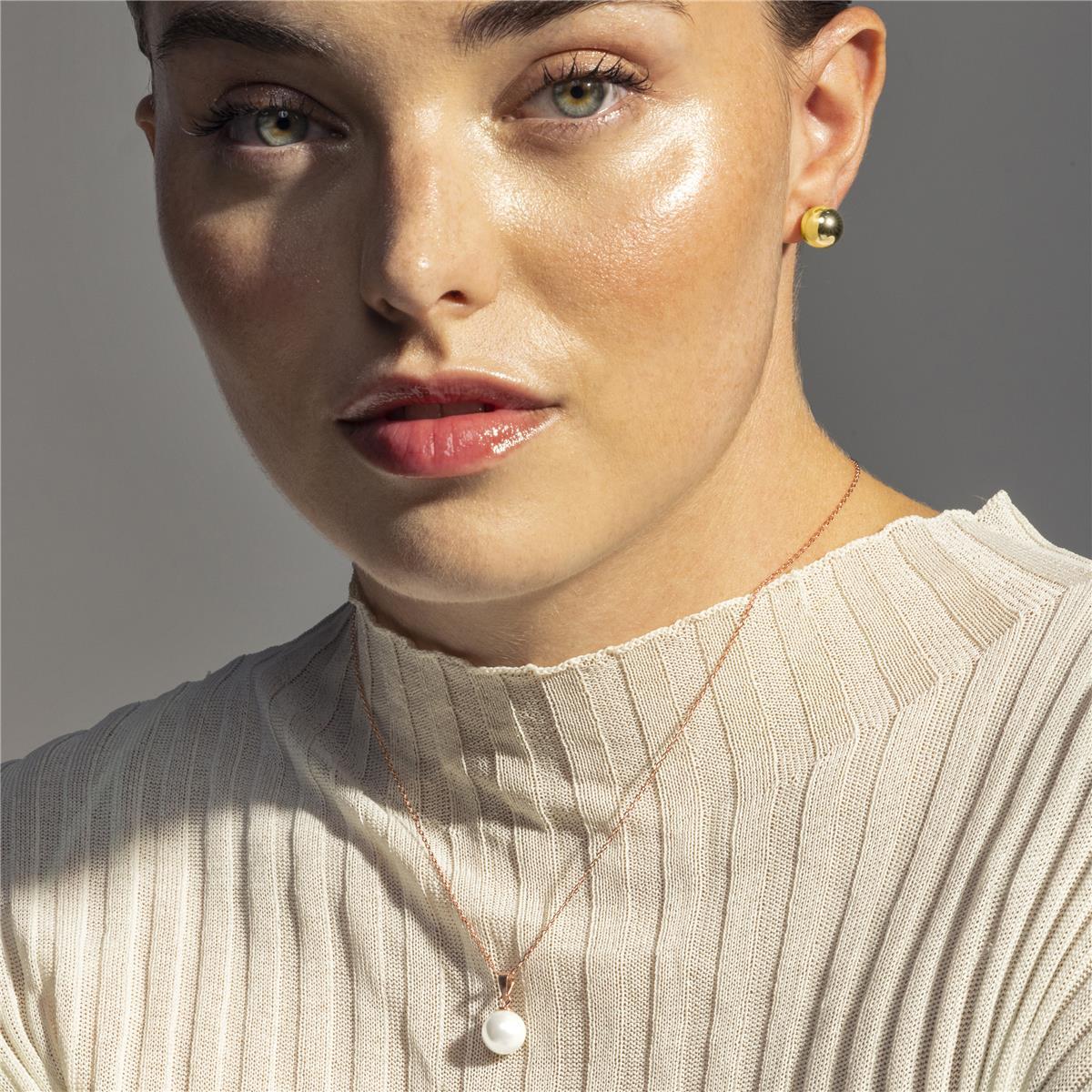 Pendientes Lux by Lux acabados oro anmarillo 18k