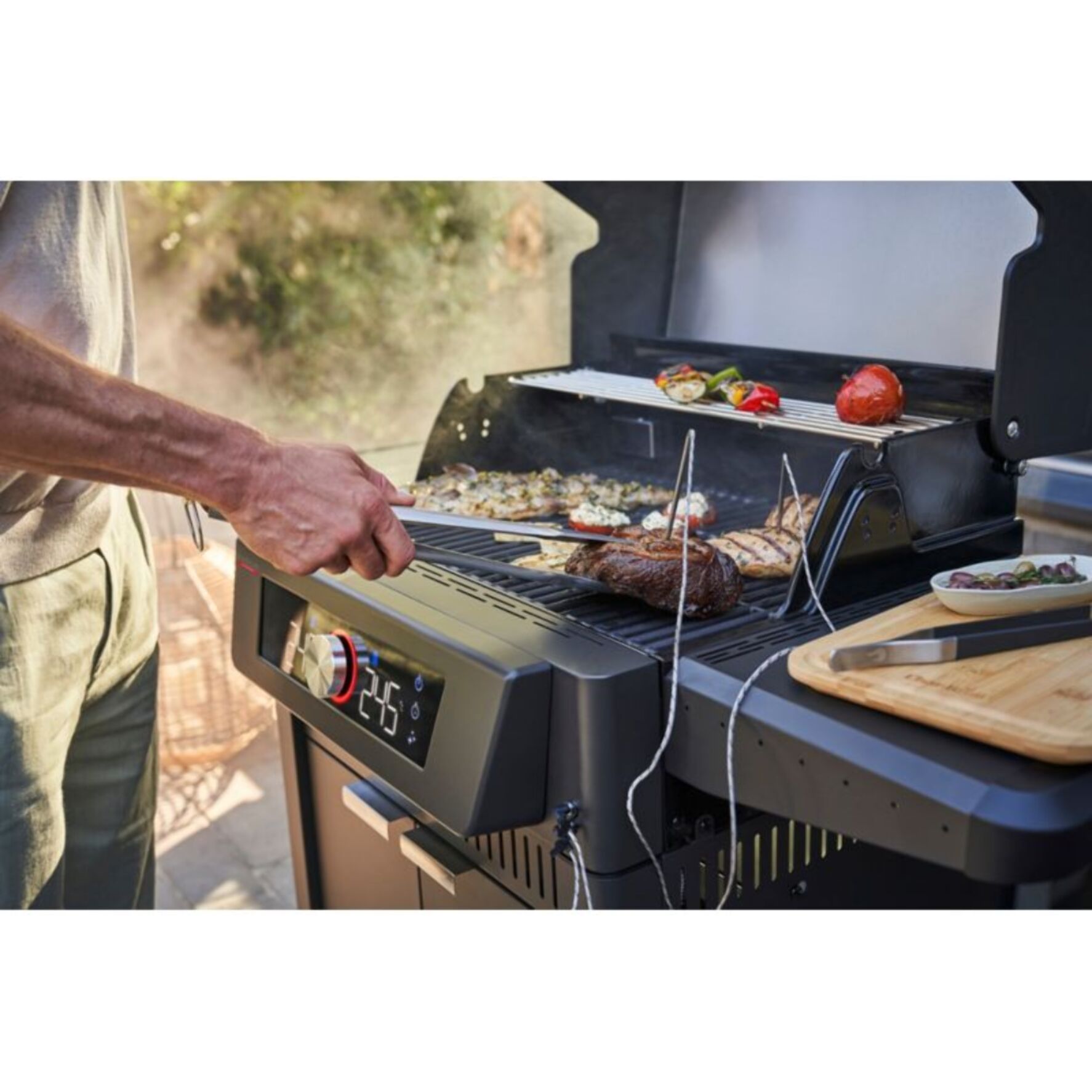 Barbecue gaz CHAR BROIL Evolve, sur chariot, 2 brûleurs, thermostat digital, surface de cuisson 63 x 43 cm