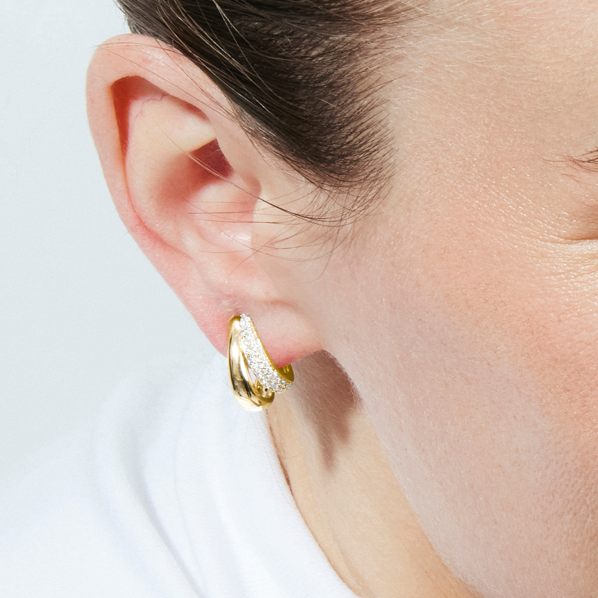 Pendientes Sadani acabado oro amarillo 18k