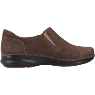 Zapatos Casual Mujer de la marca CLARKS  modelo APPLEY ZIP Brown