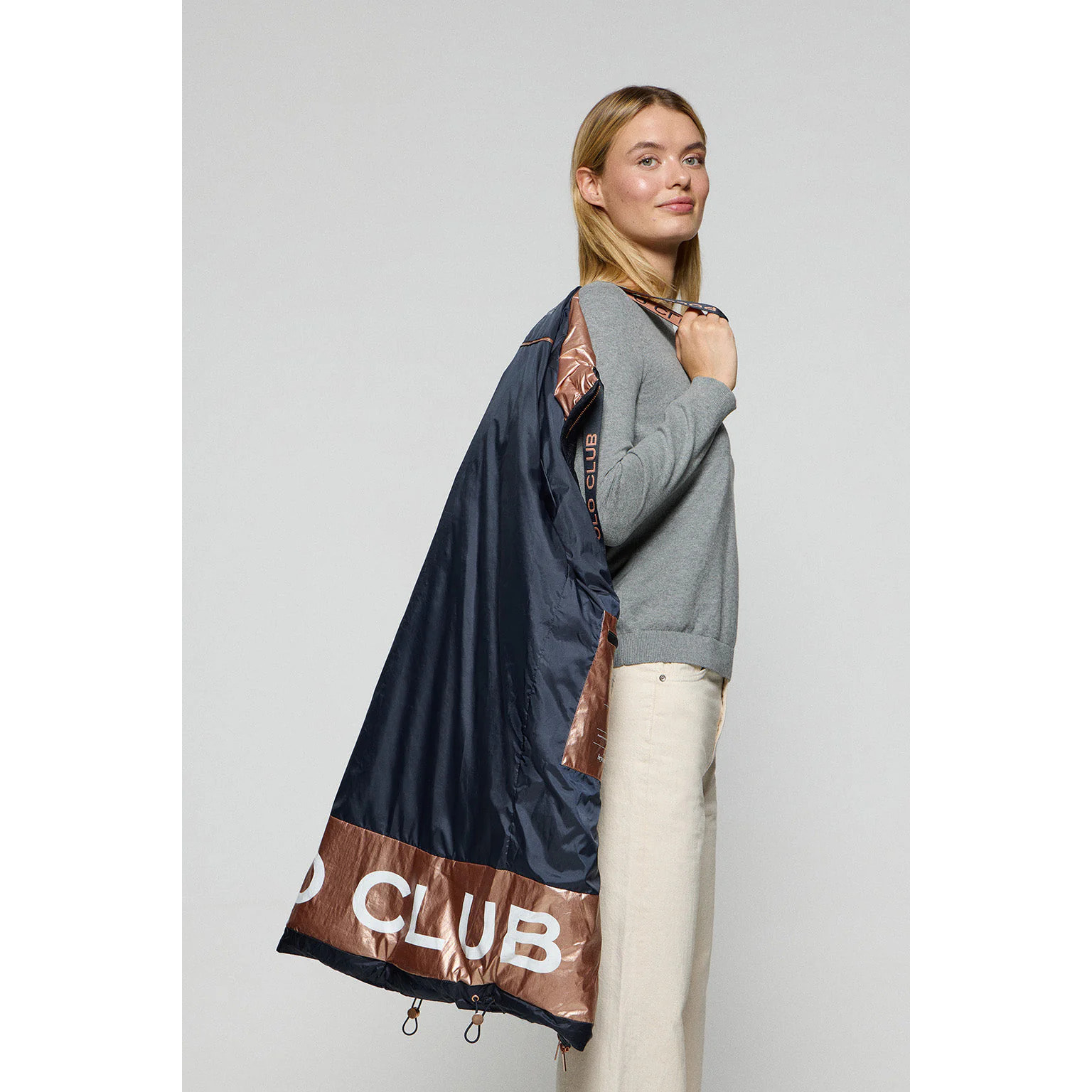 Chaqueta azul marino larga y acolchada Rose de capucha fija y detalles Polo Club