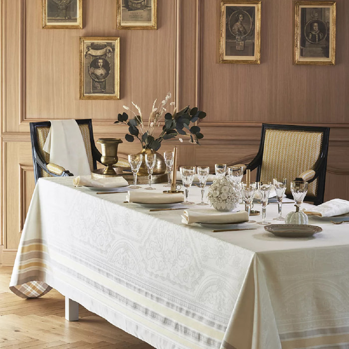 Nappe anti tache coton mélangé motif jacquard Galerie des glaces vermeil