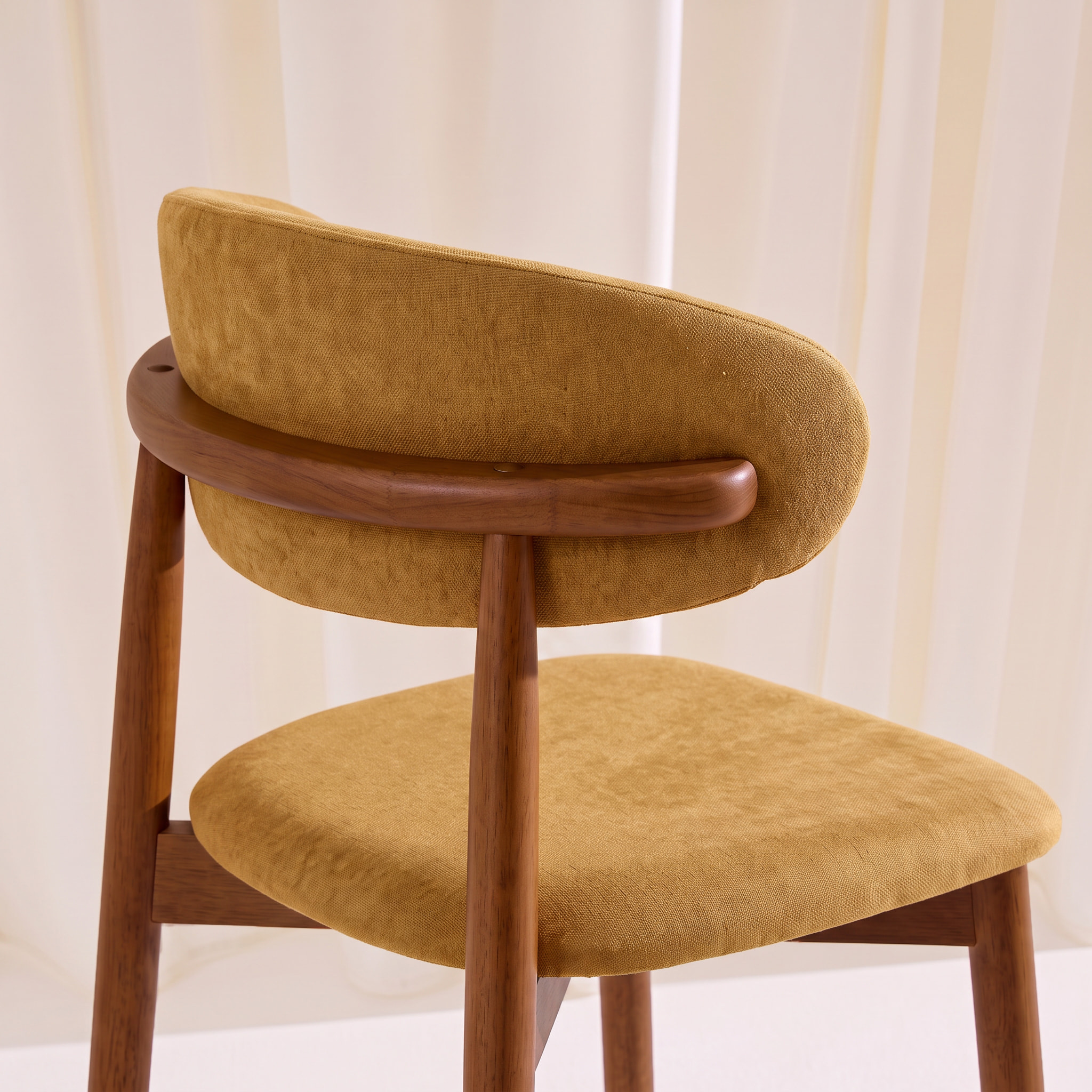 Tabouret de bar bois d'hévéa noyer et tissu chenille (lot de 2)  PAOLA