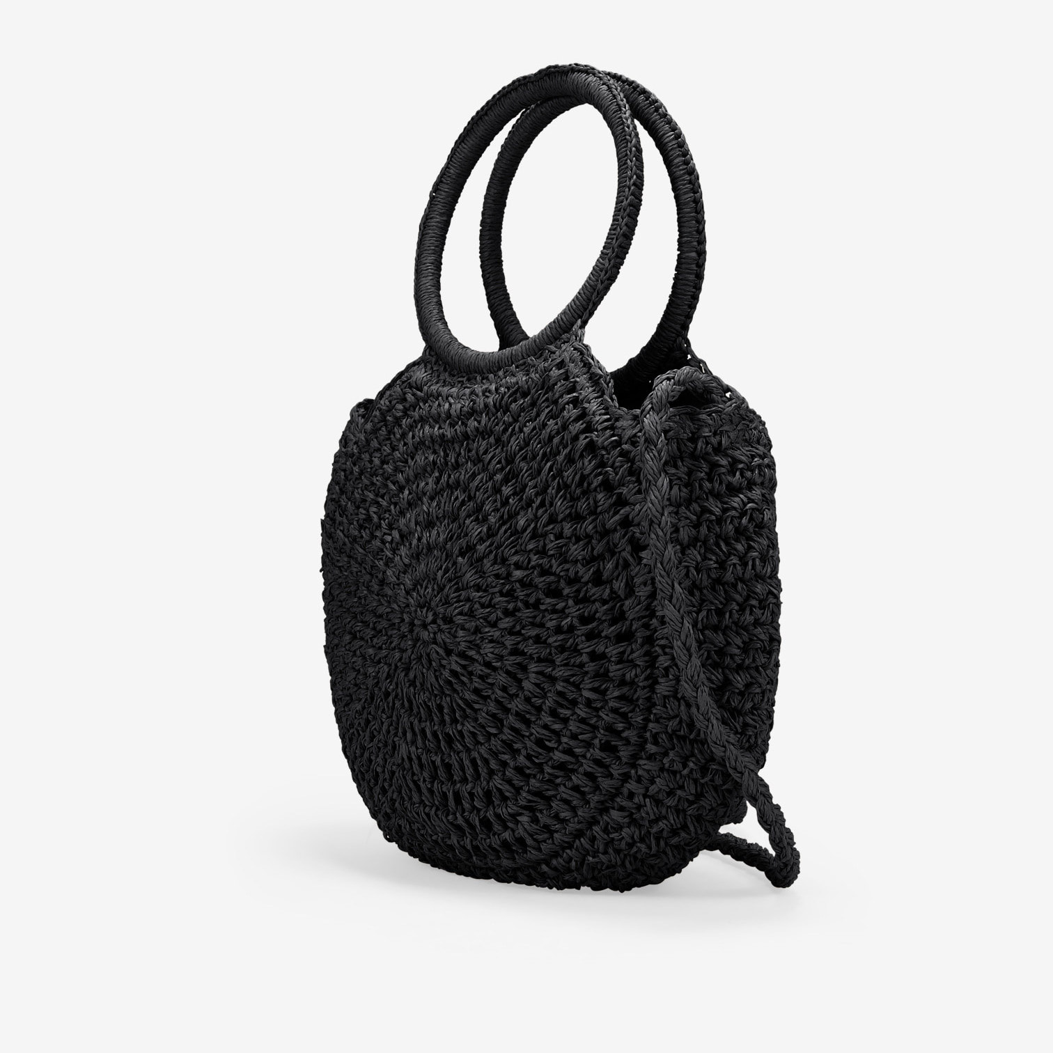 Bolso de mano media luna negro en rafia